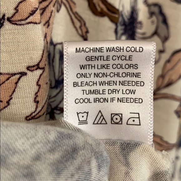 Love on a Hanger Shoulder-less Peasant Top - Picture 7 of 7